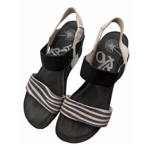 OTBT Bushnell Platform Wedge Sandals Black Grey Striped Leather Size 9.5 Coastal